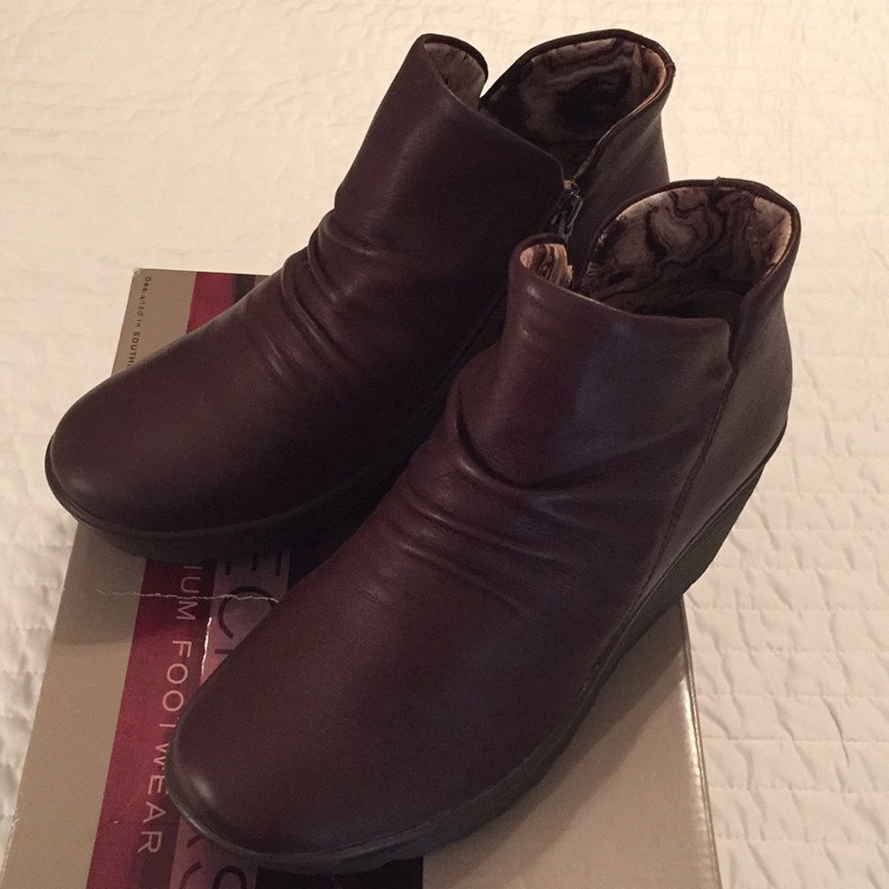 Sketchers boot “Parallel Universe” size 9 brown